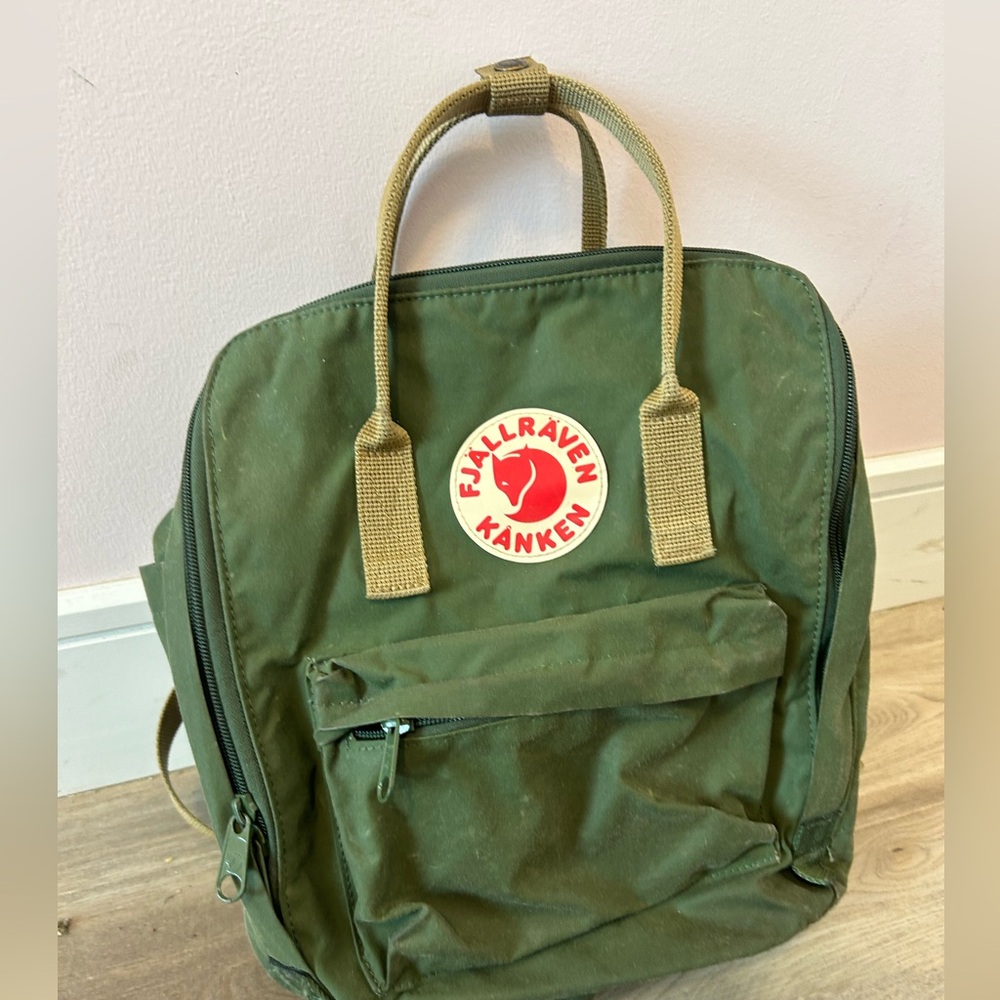 Dark green fjallraven backpack